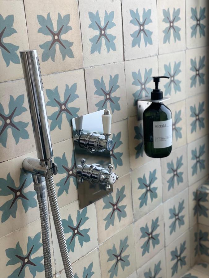 Madame Les Vans - Chambre D'Hotes - Charme Et Design B&B 외부 사진